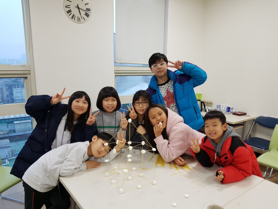 7fe581b44e2518653252efeb7e24b768.jpg