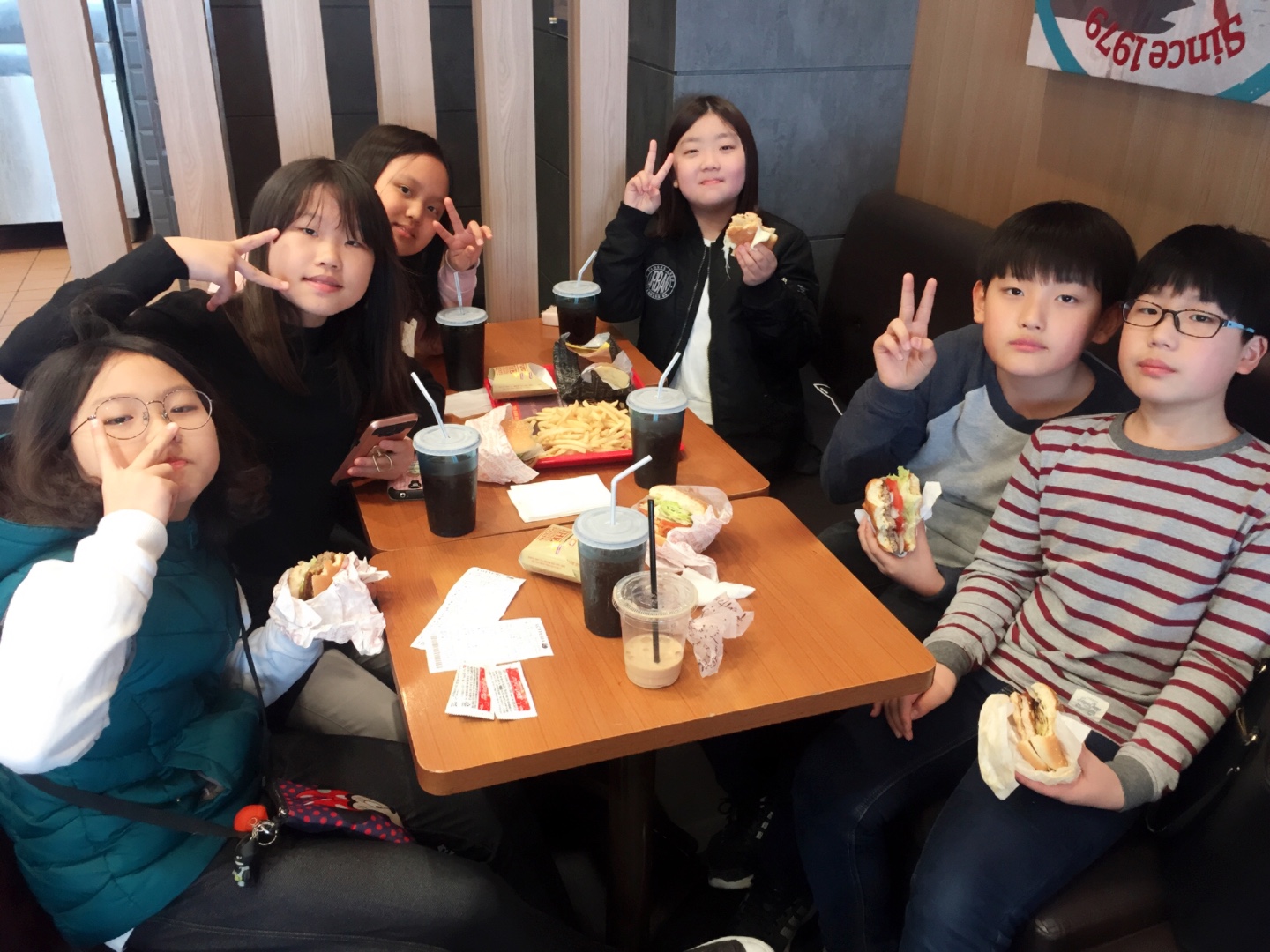 ef008b726d824ebb9ca4ab33a34dc0d3.jpg